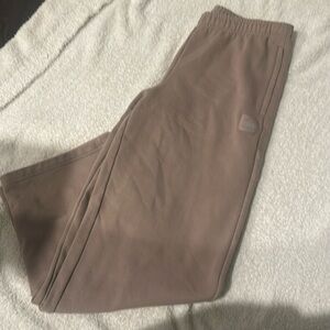 Alo straight leg sweatpants